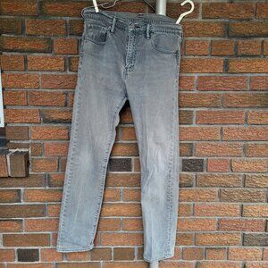 510 Levis Strauss W33 L32 straight leg, grey, woman